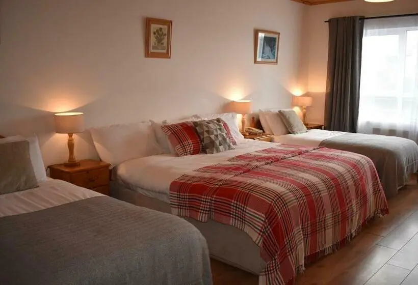 Perhehuone, O Connor S Accommodation