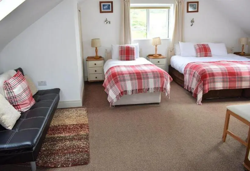 Standard Kolmen Hengen Huone, O Connor S Accommodation