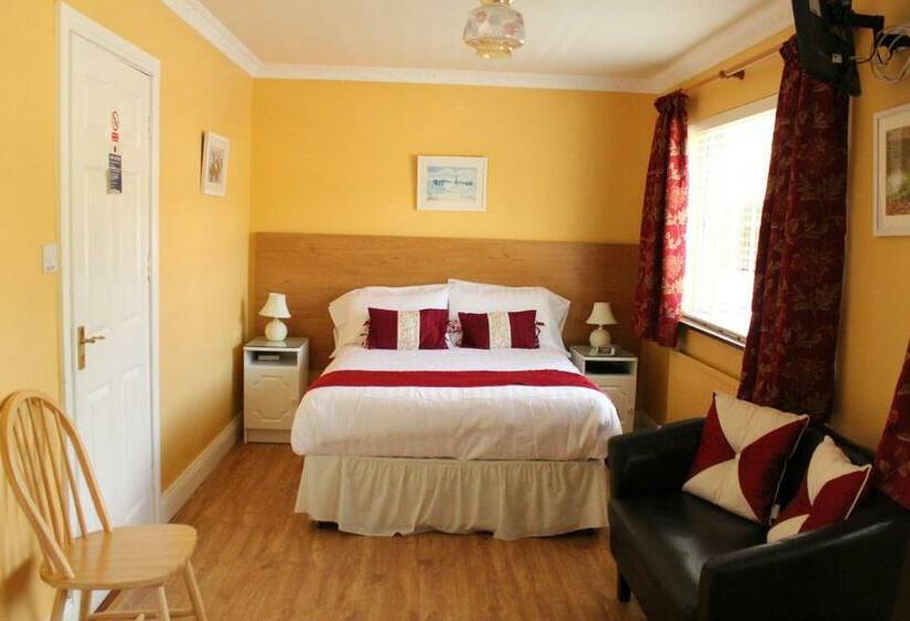 اتاق لوکس سه تخته, Seacourt Accommodation Tramore Adult Only