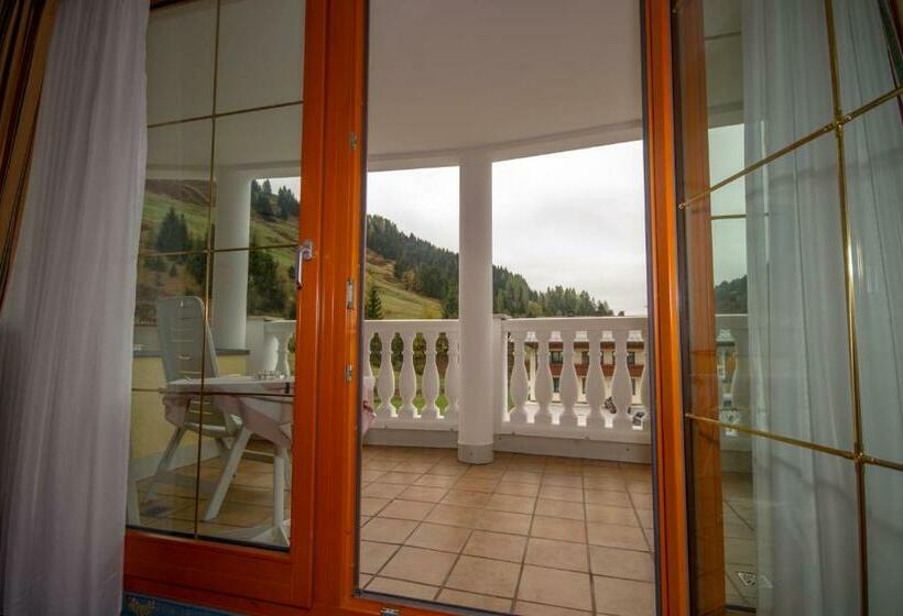 סוויטה עם מרפסת, Berg & Spa Hotel Urslauerhof