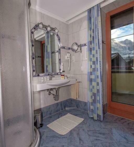 غرفة قياسية مزوَّدة بشُرفة, Berg & Spa Hotel Urslauerhof