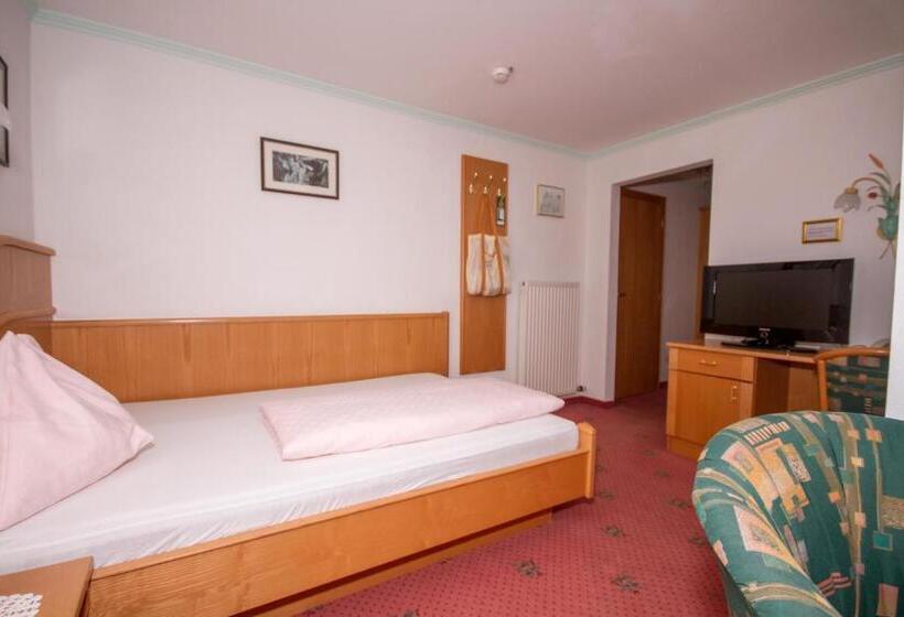 חדר סטנדרט עם מרפסת, Berg & Spa Hotel Urslauerhof