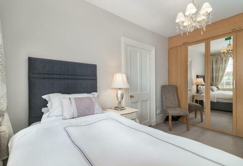 标准单人间, Friars Quarter House