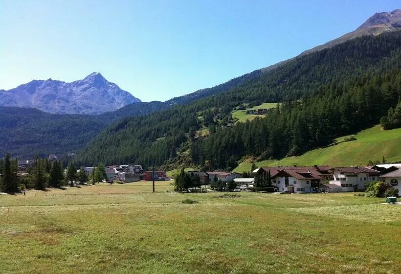 Sviitti, Am Hof