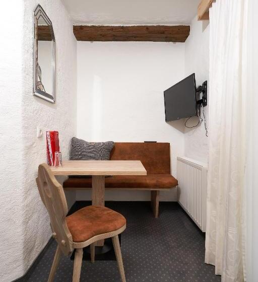 غرفة قياسية فردية, Am Hof