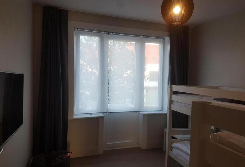 סוויטה משפחתית, B&b Charles Cabour