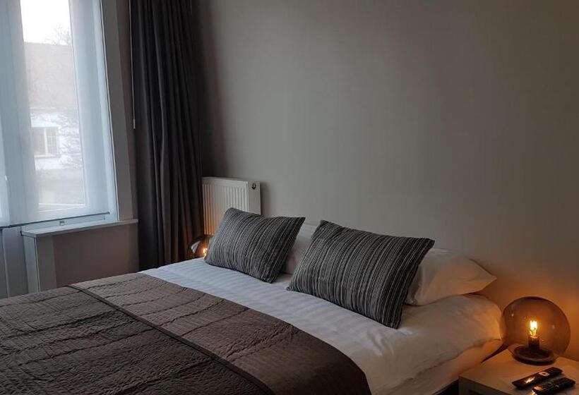 סוויטה משפחתית, B&b Charles Cabour