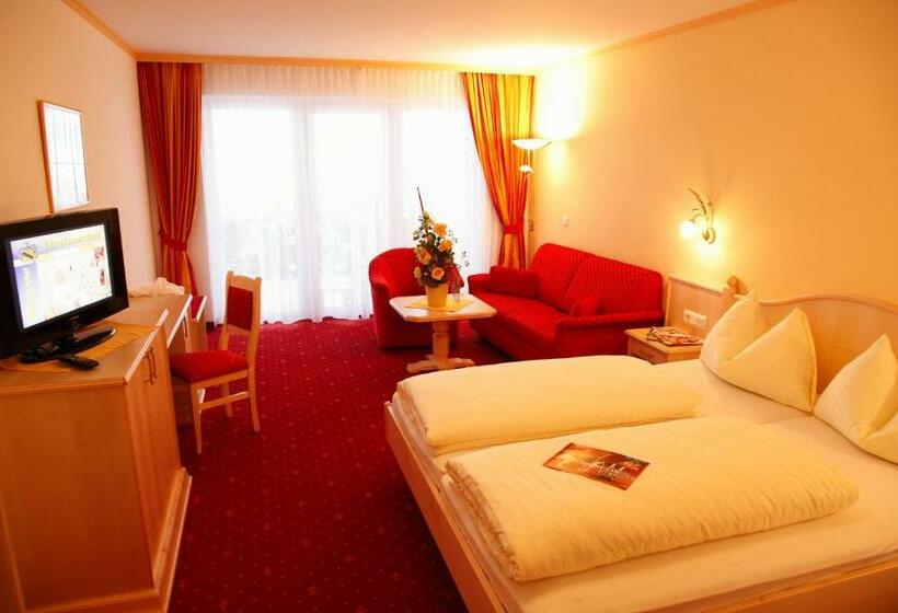 جناح جونيور مزوَّد بشرفة, Berg & Spa Hotel Urslauerhof