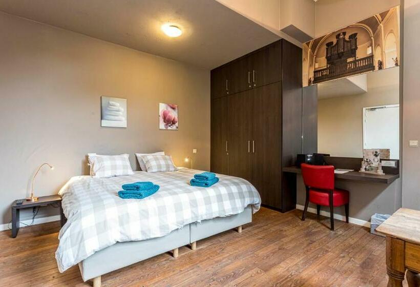 经济房, De Pastorie