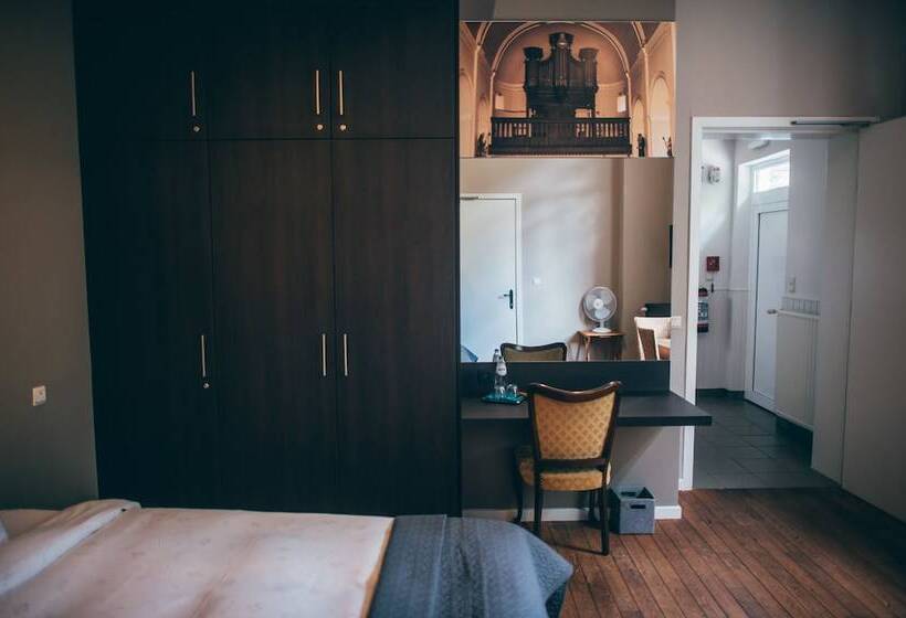 经济房, De Pastorie