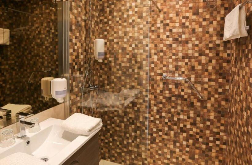 חדר אקונומי, De Zeebries Budget