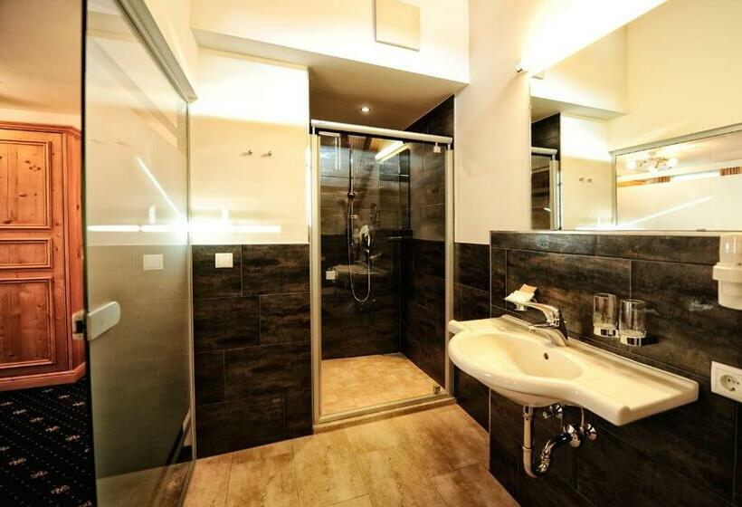 Номер Deluxe, Fatlar