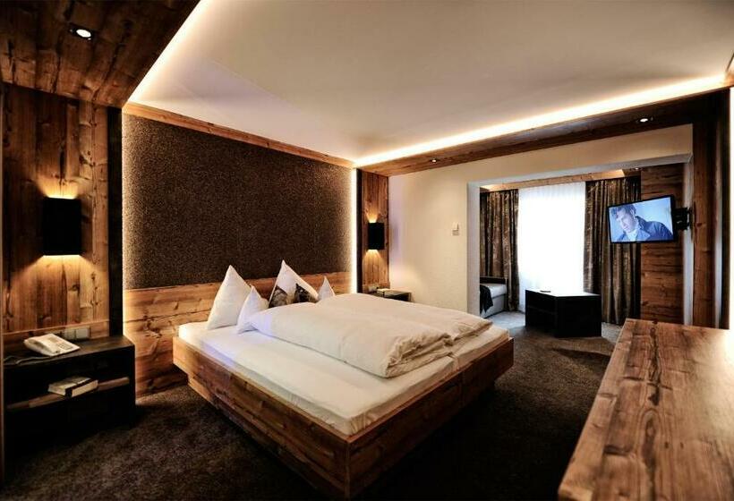 Номер Deluxe, Fatlar