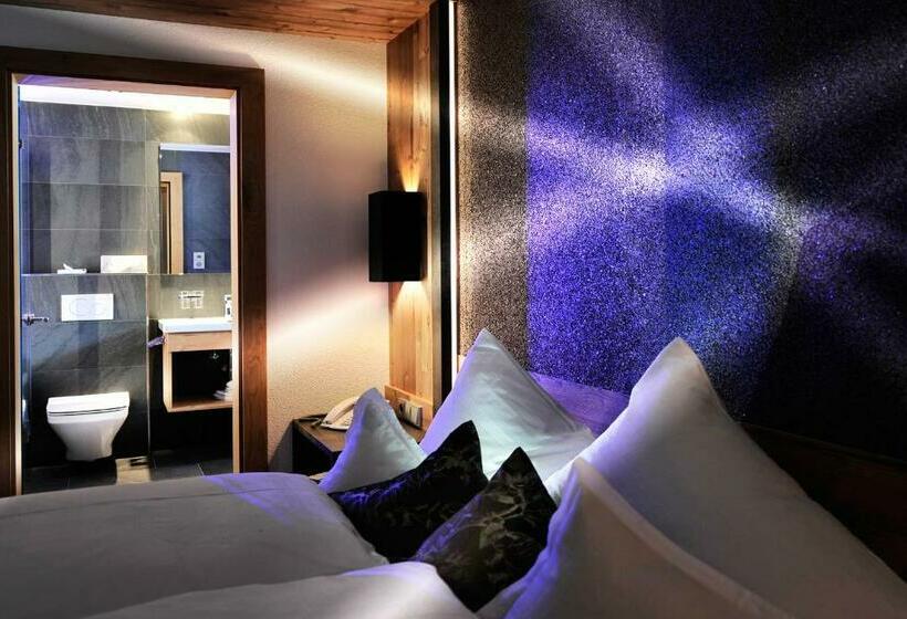 Номер Комфорт, Fatlar