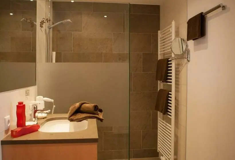Quarto standart com varanda, Forer