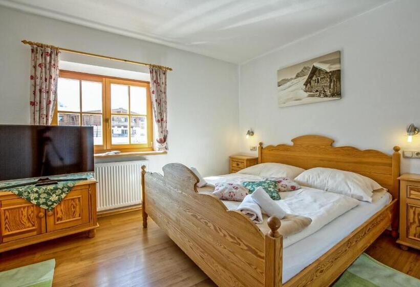 غرفة قياسية ثلاثية, Gasthaus Auwirt