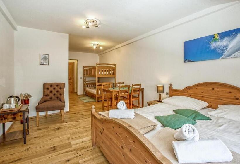 חדר משפחתי, Gasthaus Auwirt