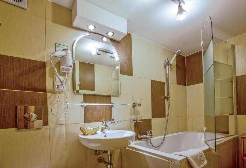 חדר סטנדרט לשלושה, Gasthaus Auwirt