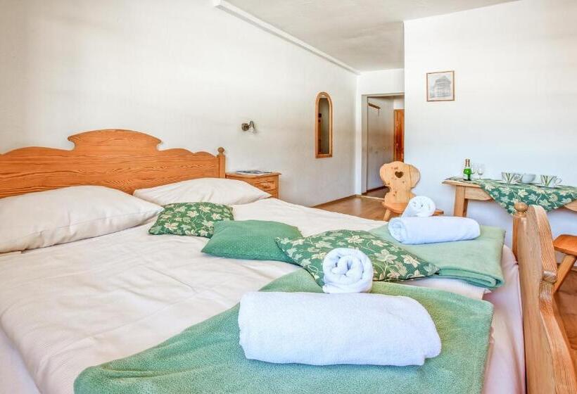 غرفة عائلية, Gasthaus Auwirt