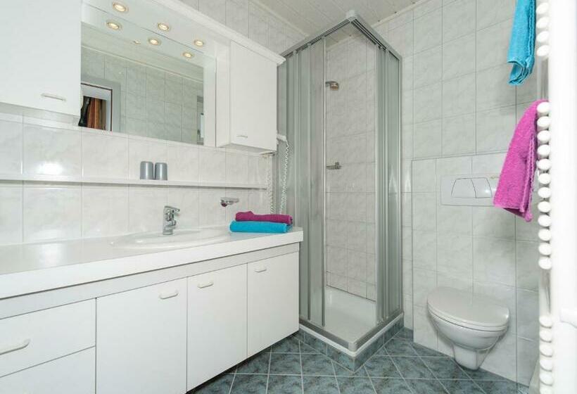 اتاق استاندارد یک تخته با بالکن, Landhaus Montana