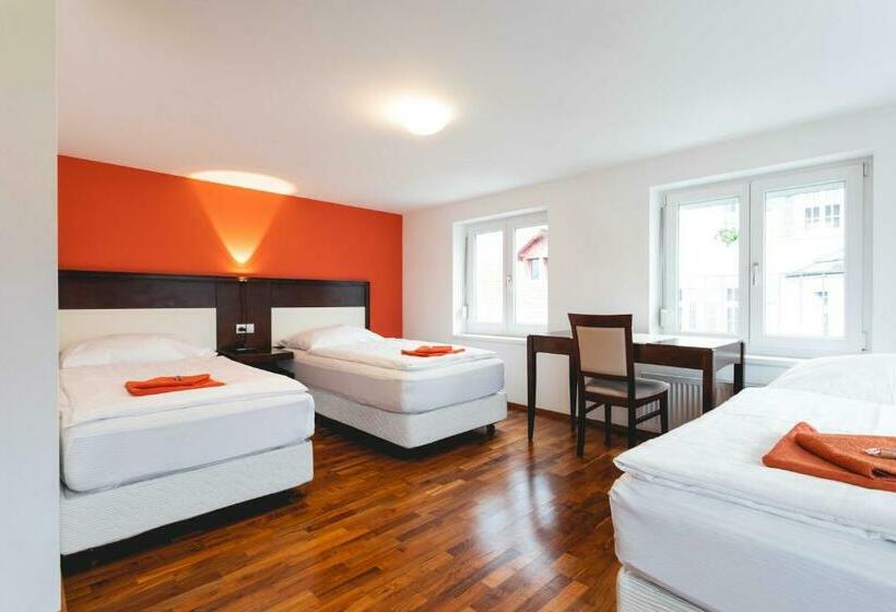 غرفة قياسية ثلاثية, Linde Sinohaus