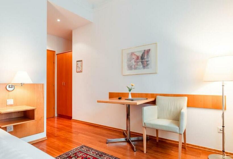 스탠다드 싱글 룸, Markgraf