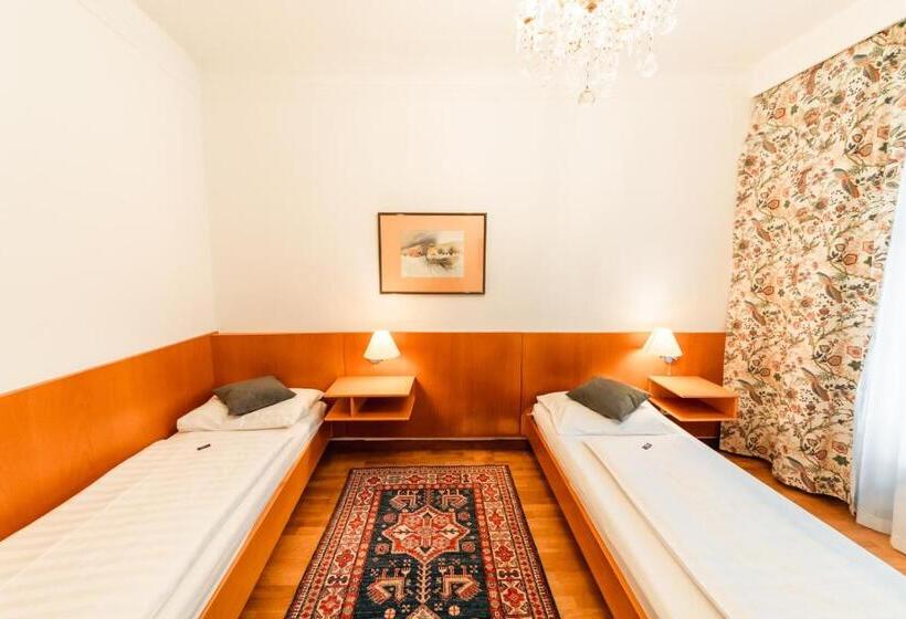 스탠다드 룸, Markgraf