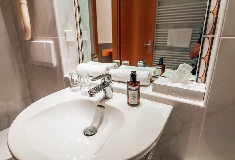 스탠다드 룸, Markgraf