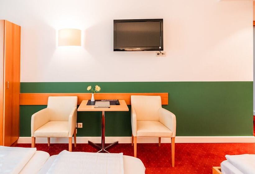 스탠다드 트리플 룸, Markgraf