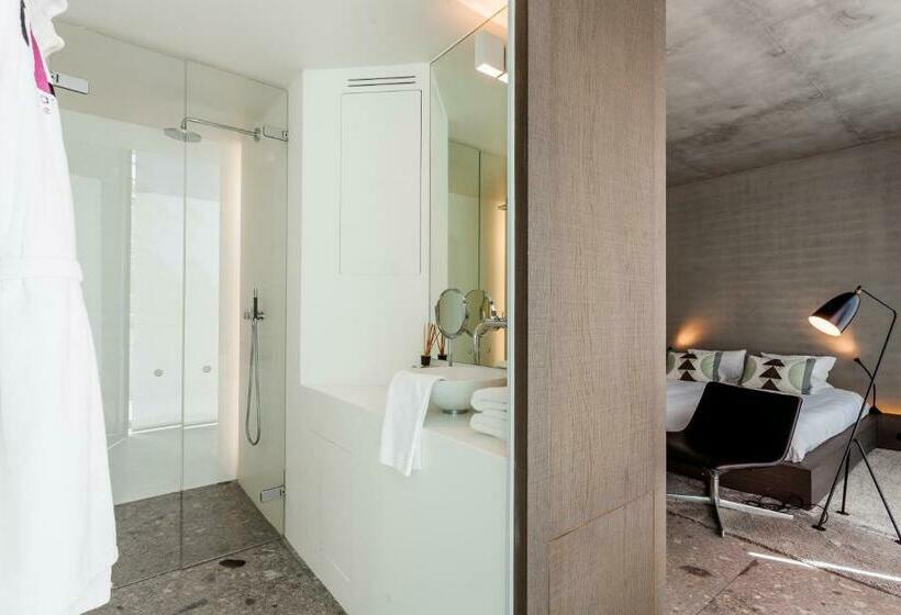 Номер Deluxe, Notarishuys Pure