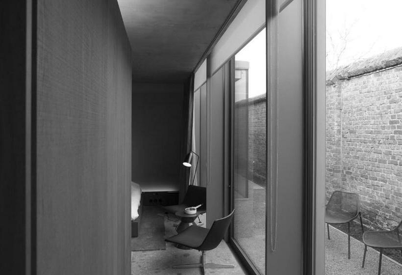 Номер Deluxe, Notarishuys Pure