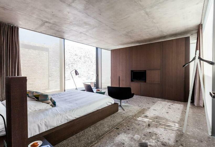 Номер Superior, Notarishuys Pure