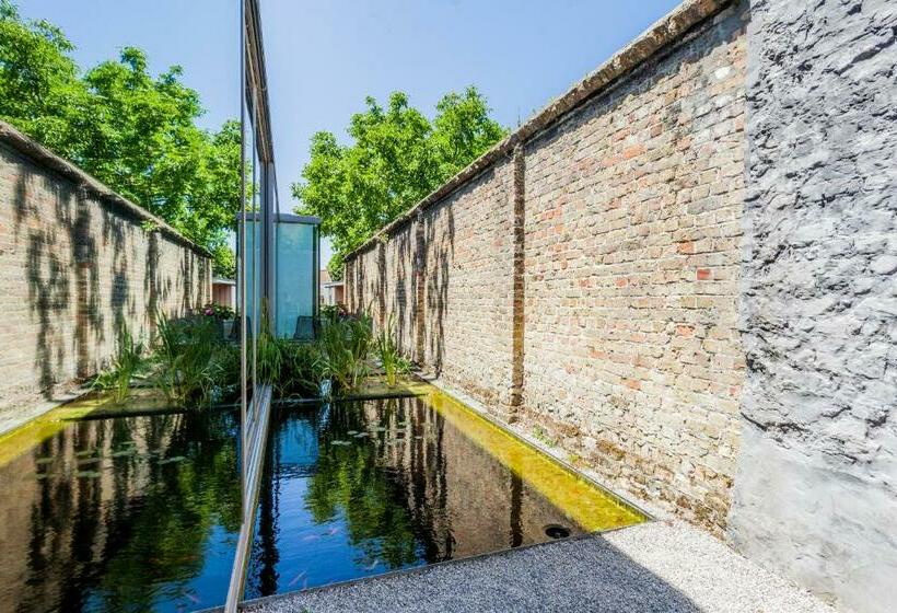 Номер Superior, Notarishuys Pure