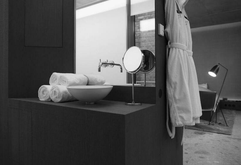 Номер Superior, Notarishuys Pure