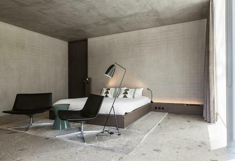 Номер Стандарт, Notarishuys Pure