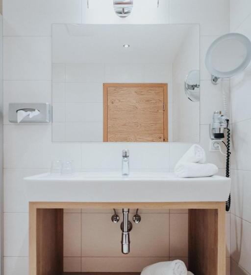 غرفة عائلية, Silberfux