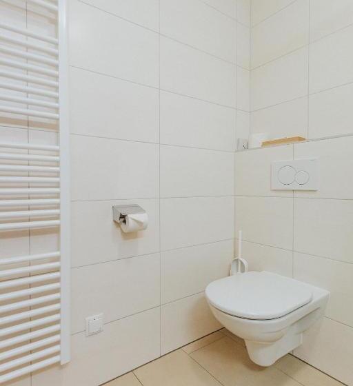 غرفة قياسية مطلة على الجبل, Silberfux