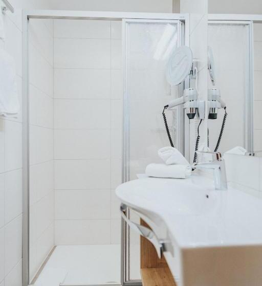 شقة غرفتين, Silberfux