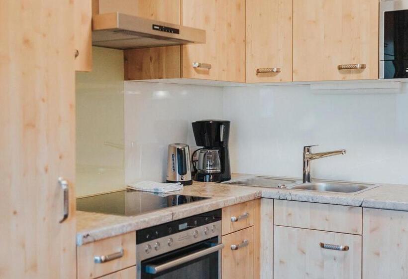 جناح بغرفتي نوم, Silberfux