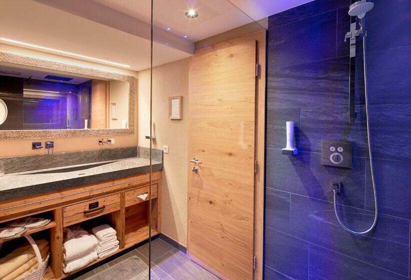 اتاق استاندارد, Tirol