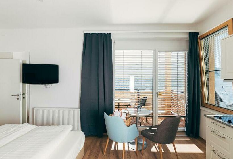 إستديو قياسى مزود بشرفة, Villa Blumegg