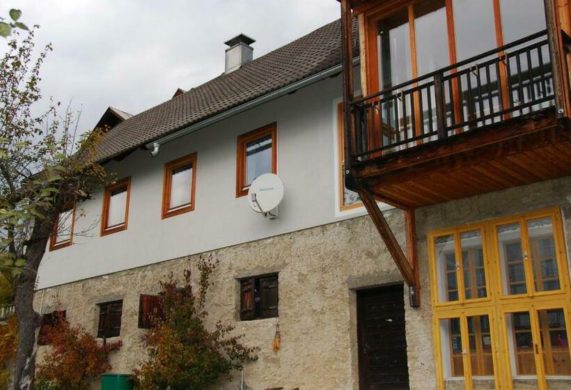 شقة غرفتين, Villa Blumegg