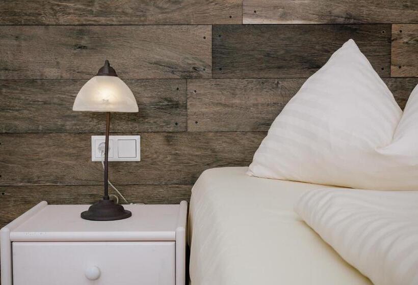 جناح جونيور مطل على الحديقة, Villa Blumegg