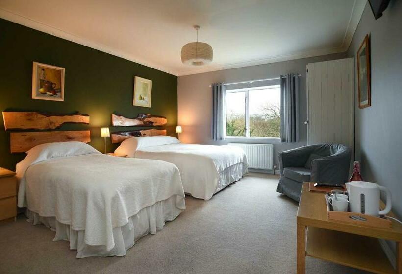 스탠다드 트리플 룸, Sharamore House B&b