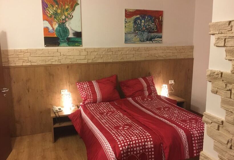 标准三人间, Tarvisio Four Seasons