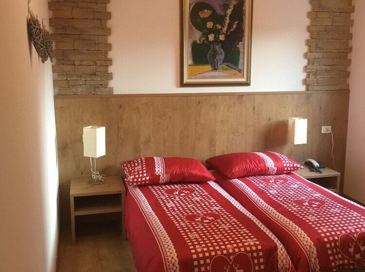 标准三人间, Tarvisio Four Seasons