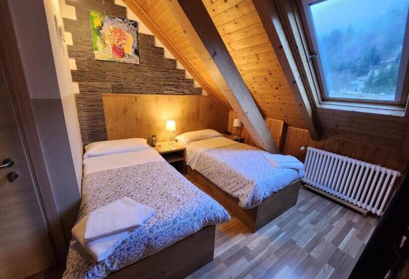 标准三人间, Tarvisio Four Seasons