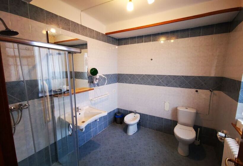 标准三人间, Tarvisio Four Seasons