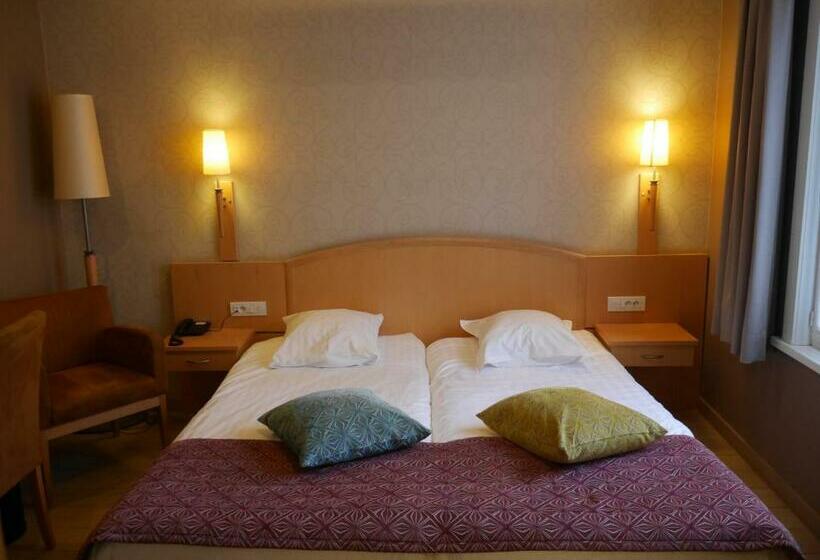 اتاق استاندارد سه نفره, Cajou