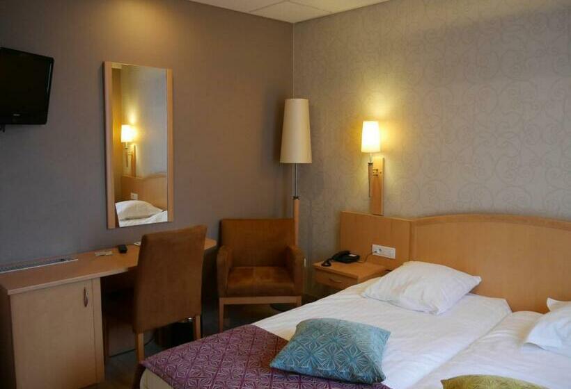 اتاق استاندارد سه نفره, Cajou